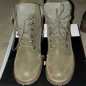 B52 by Bullboxer Wedge Boots